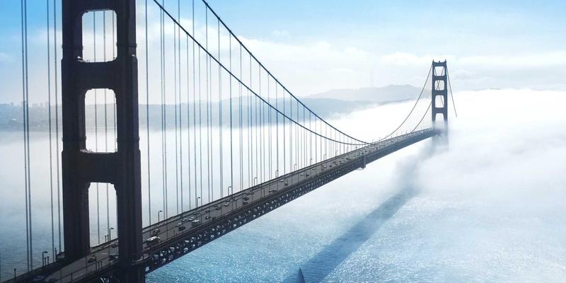 激光安全防护指南：基于波长与功率的PPE选择标准与EHS咨询要点