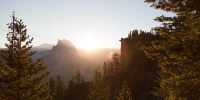 筑牢安全防线：环境安全、个人防护装备与安全防护用品的全面指南