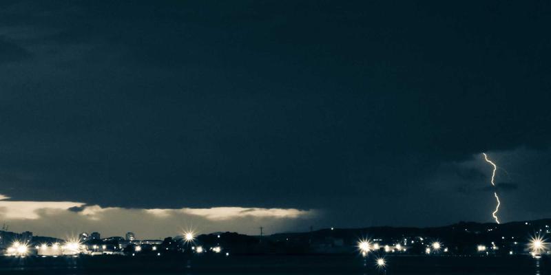 职业健康与环境安全新趋势：智能防护用品与系统性安全培训如何重塑工作场所